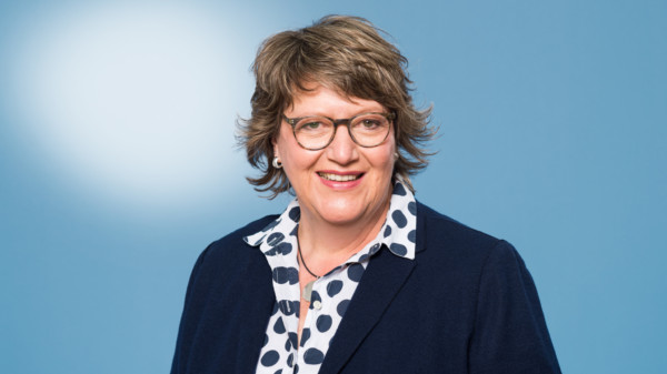 Claudia Bax | Schul- und bildungspolitische Sprecherin der SPD-Ratsfraktion Hannover