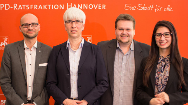 von links nach rechts: Dr. Jens Menge, Christine Kastning, Lars Kelich und Afra Gamoori