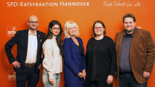 v.l.n.r.: Dr. Jens Menge, Afra Gamoori, Kerstin Klebe-Politze (alle stellvertretende Fraktionsvorsitzende), Dr. Maxi Carl (neue Beisitzerin im Fraktionsvorstand) und Lars Kelich (Fraktionsvorsitzender)